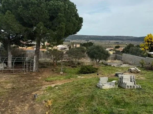 Terrain 984 m²