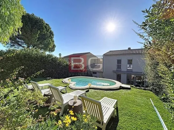 Maison à vendre à Antibes - Domaine fermé