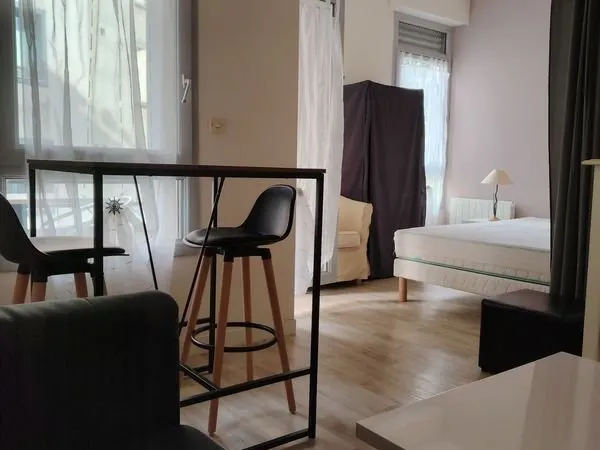 T1 bis 35 m2 HYPER CENTRE avec PARKING + BALCON