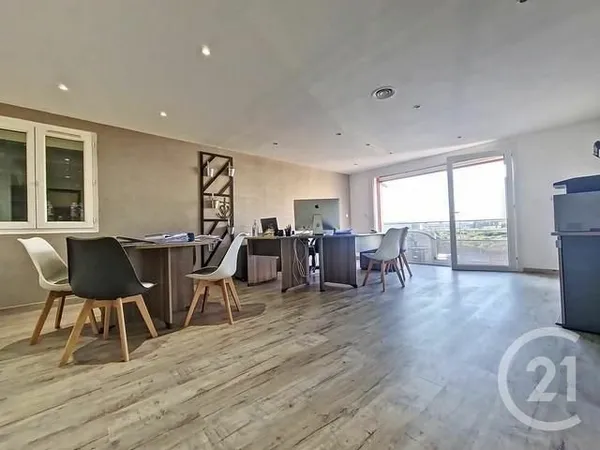 Bureaux 2 pièces 180 m²