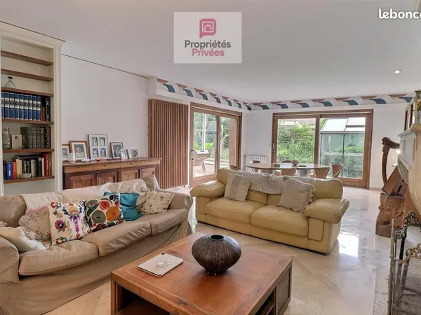 Maison 10 pièces 209 m²