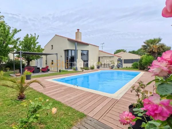 Exclusivité - Maison de charme dans le Bourg de Château d'Olonne