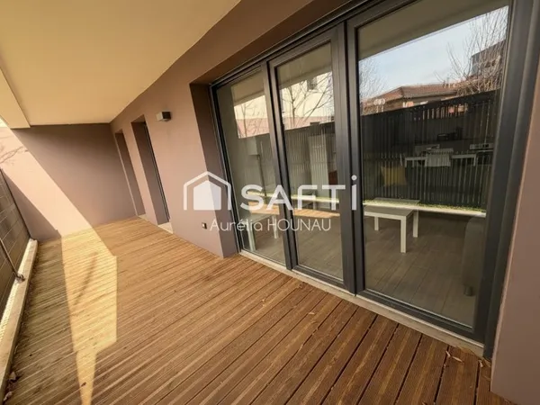 Appartement dans résidence récente à 2 pas du métro
