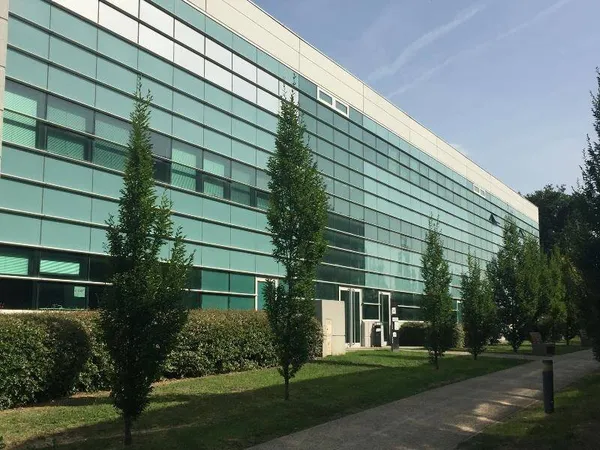 Bureau 800 m²