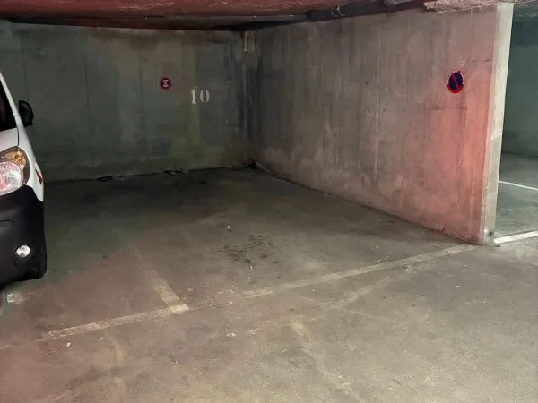 Parking 12 m²