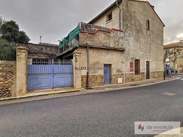 Demeure Catalane rurale de caractère en plein coeur du village.