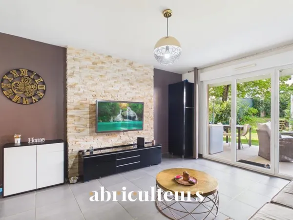 Menton (Bas Borrigo) - Superbe T2 de 47 m² avec plus de 100 m² d'extérieur