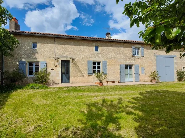 Maison Vente Civray 4p 146m² 211300€