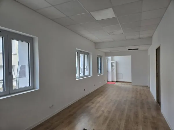 Local commercial 61 m²