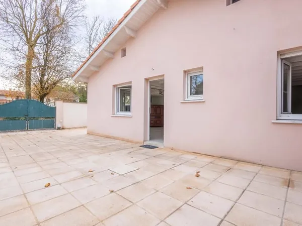PESSAC - Maison de ville dans le quartier Sardine