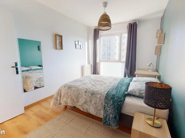 Chambre 5 pièces 79 m²