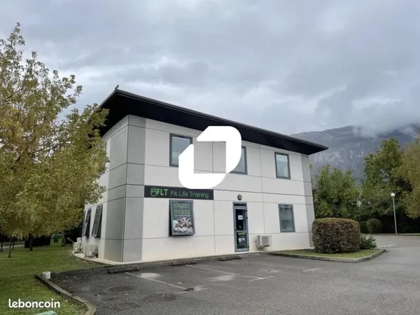 Bureau 170 m²