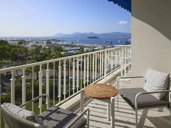 Appartement vue mer à vendre secteur Croisette Cannes (06)