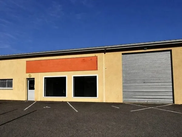 Local d'activité 250 m²
