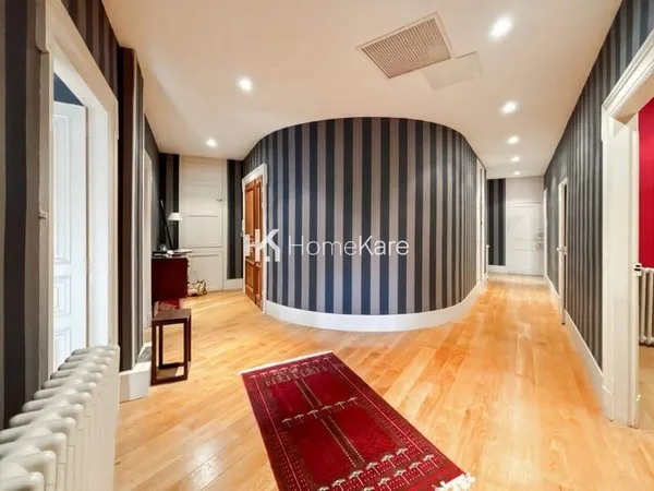 Appartement 4 pièces 150 m²