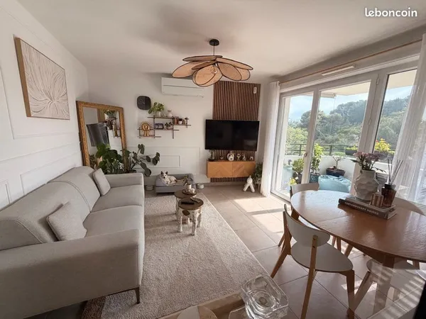 T3 lumineux 56m² - Terrasse 12 m² - Résidence récente (2021) - Parking + Cave