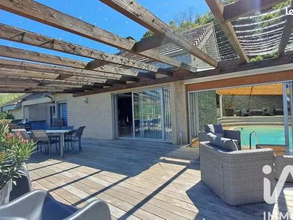 Propriété 6 pièces 160 m²