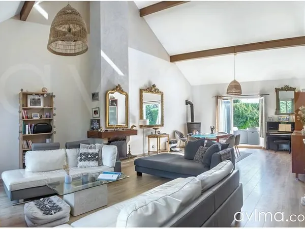 Maison familiale au coeur d'une résidence prisée - 5 chambres
