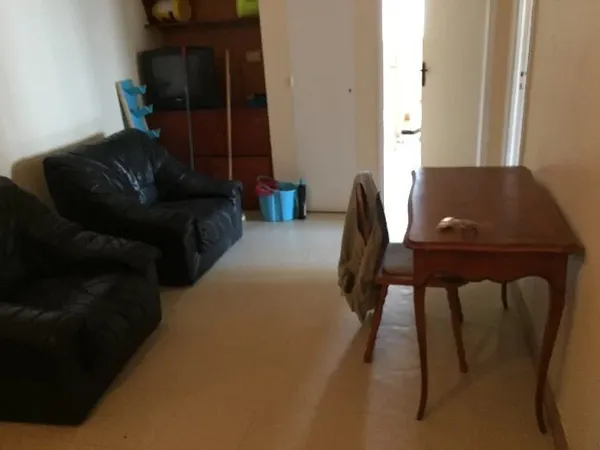 CHAMBRE MEUBLEE