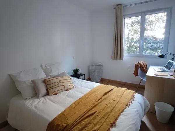 Chambre 1 pièce 16 m²