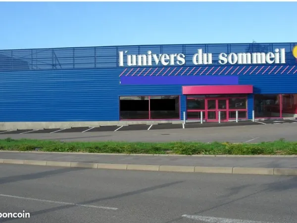 Vente local commercial 675 m2