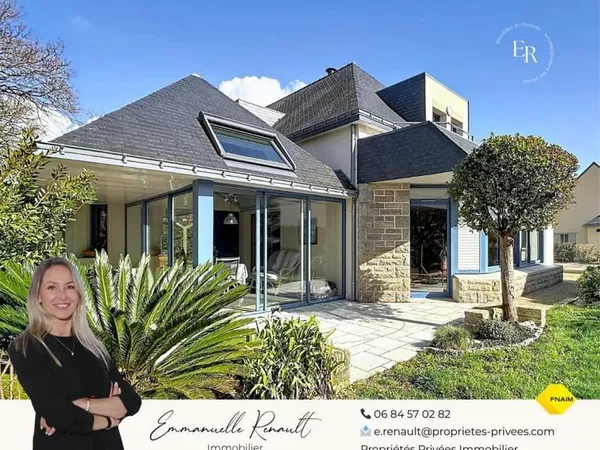 Maison d'architecte de 220 m² avec studio indépendant, sur 725 m² de terrain. Domaine résidentiel re