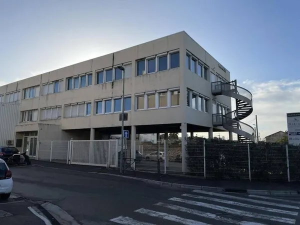 Bureaux 225 m²