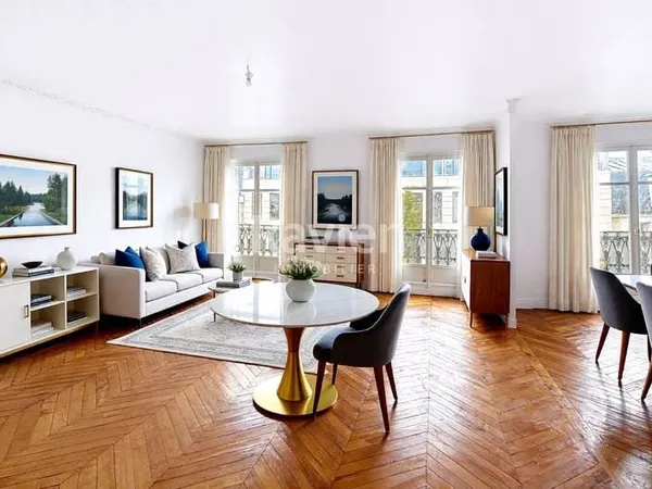 PLAINE MONCEAU - 5EME ETAGE - BALCON