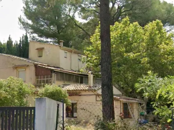 Maison T5 de 190 m² A RENOVER TOTALEMENT SUR 1640 m² de terrain