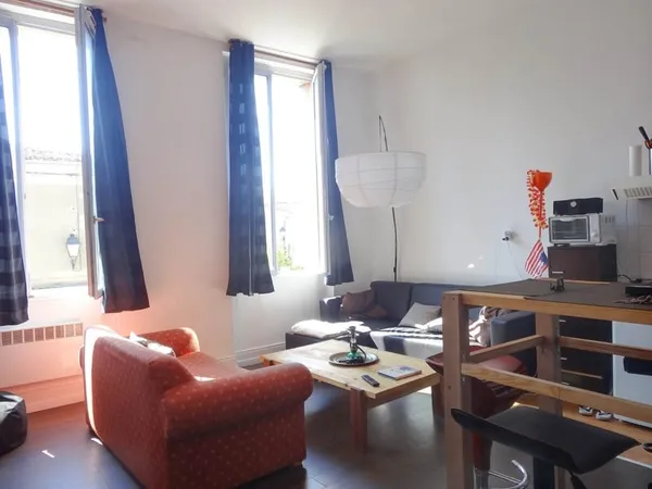 T2 47m2 Barsac centre avec pkg, cour et jardin communs