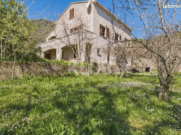 Maison 5 pièces 163 m²