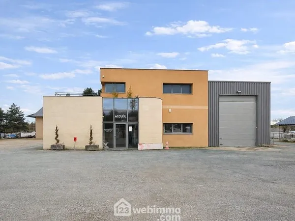 Local - 230m² - Baugé-en-Anjou