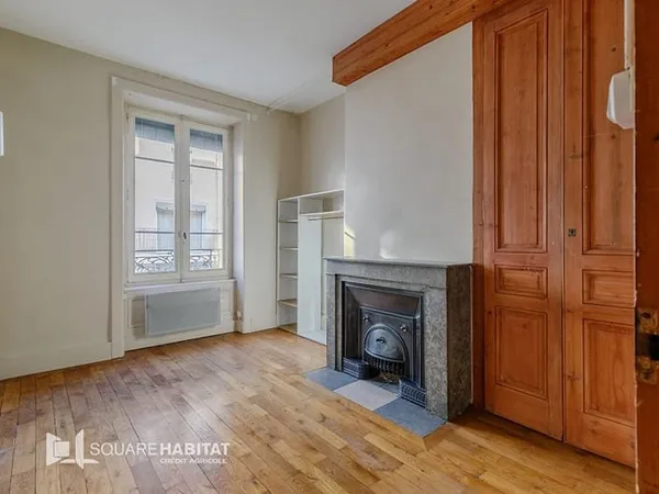 Un excellent potentiel pour ce grand 2 pièces de 65 M² !