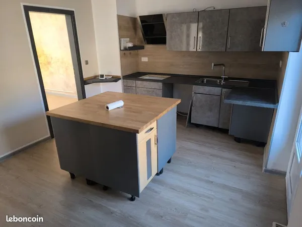 Loue maison individuelle avec terrasse et jardin