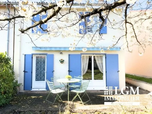 Cournon D'auvergne (63800), Maison familiale de 85m2, 4 pièces, sur un terrain clos et arboré d'envi