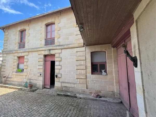 Maison de charme 5 chambres avec 150 m2 de dépendances sur terrain 3000 m2 Gros oeuvre refait