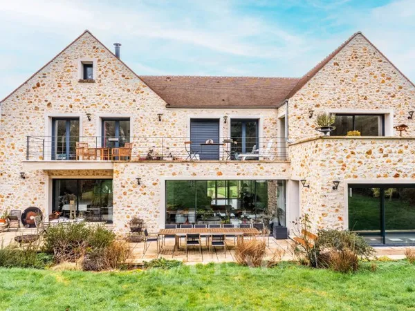 Maison contemporaine au coeur du parc de la vallée de Chevreuse