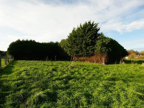 Terrain 300 m²