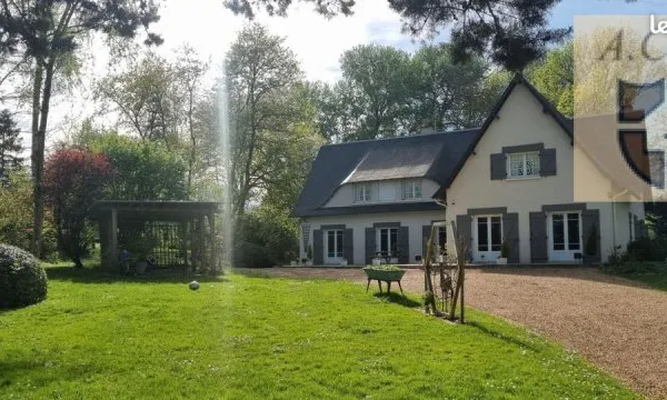 Maison 8 pièces 290 m²