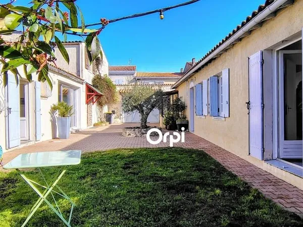Maison 7 pièces 203 m²
