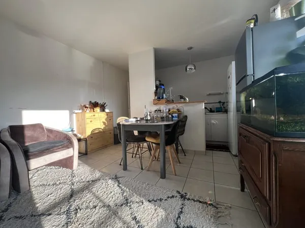 56000 VANNES APPARTEMENT DE TYPE1 BIS VENDU LOUE AVEC PARKIN