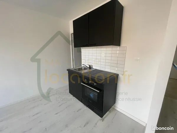 Studio 30 m² Saint-Quentin