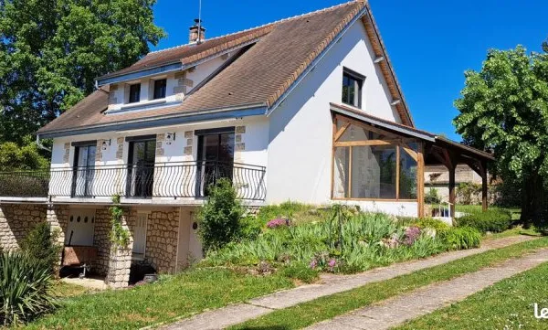 Maison rénovée 150 m² - 5 chambres - Grand terrain divisible - Chauffage gaz + poêle à bois