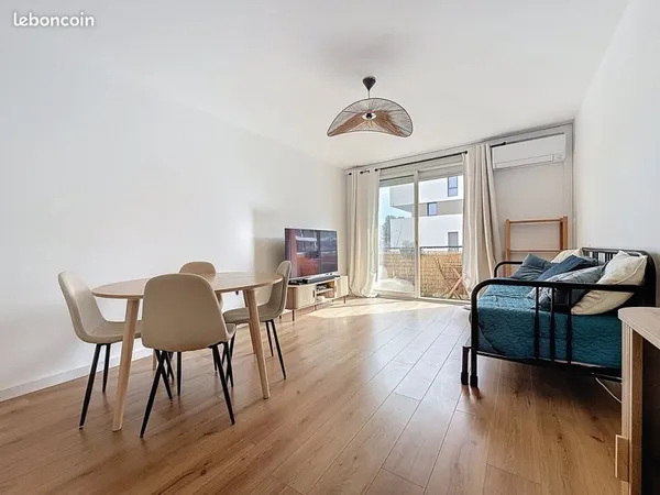 Particulier loue appartement meublé 3 pièces quartier Gare-Aiguerelles
