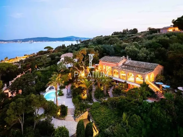 Villa 10 pièces 289 m²