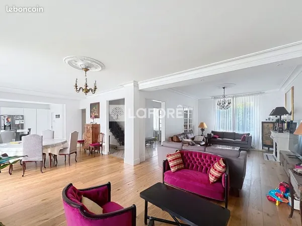 Propriété 8 pièces 231 m²