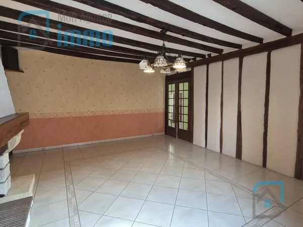 Mehun-Sur-Yèvre - Appartement T4 en duplex avec cour privée