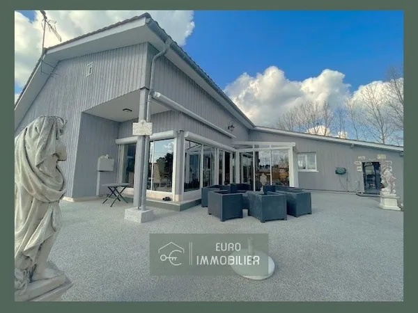 15 Bazas -Maison d architecte de 262 m2 -5 chambres et dép