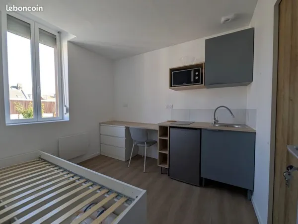 Studio meublé neuf - Ste Anne - 10 min gare