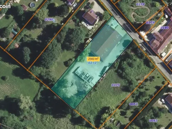 Bâtiment 526 m² + terrain 2 560 m² - Fort potentiel activité ou habitation - Prix attractif